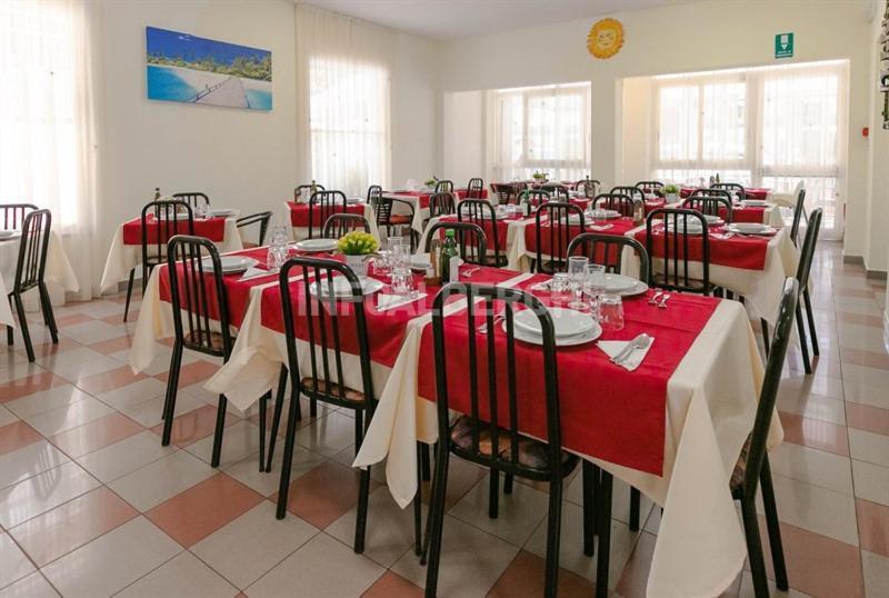 Oasi Del Mare Hotel Rimini Eksteriør billede