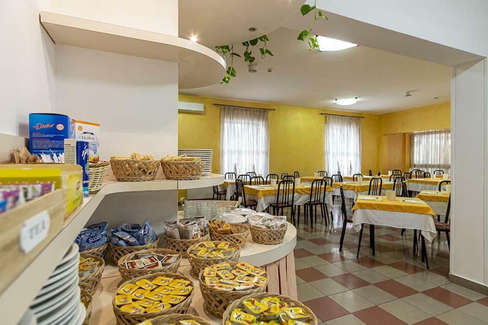 Oasi Del Mare Hotel Rimini Eksteriør billede